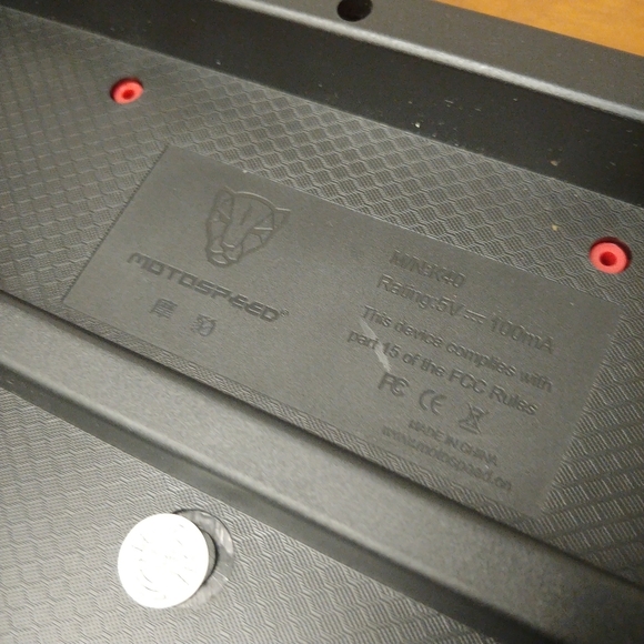 Motospeed Mechanical Full Sized Wired Red Keyboard Gaming - Picture 7 of 9